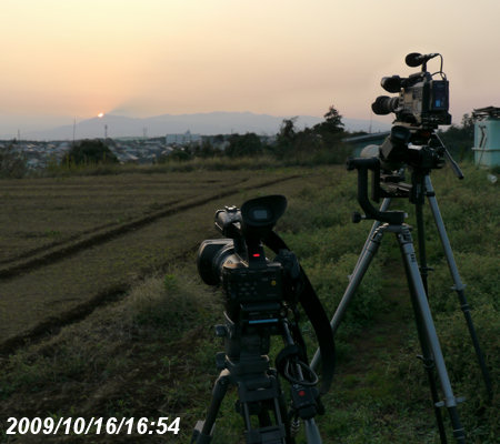富士山への日の入りとカメラ3台